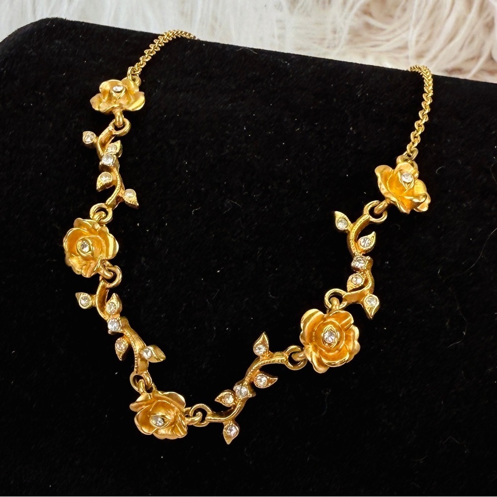Vintage aged Goldtone raised flowers bling Floral Necklace
